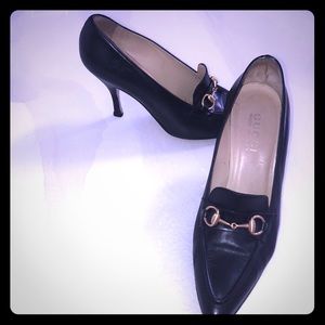 Gucci shoes black with gold horse bit sz 7.5 great